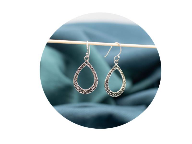 Aurelie Paar Ohrhänger Gehämmerte Tropfen Hängeohrringe, 925 Sterling Silber, gehämmerte Oberfläche von Aurelie