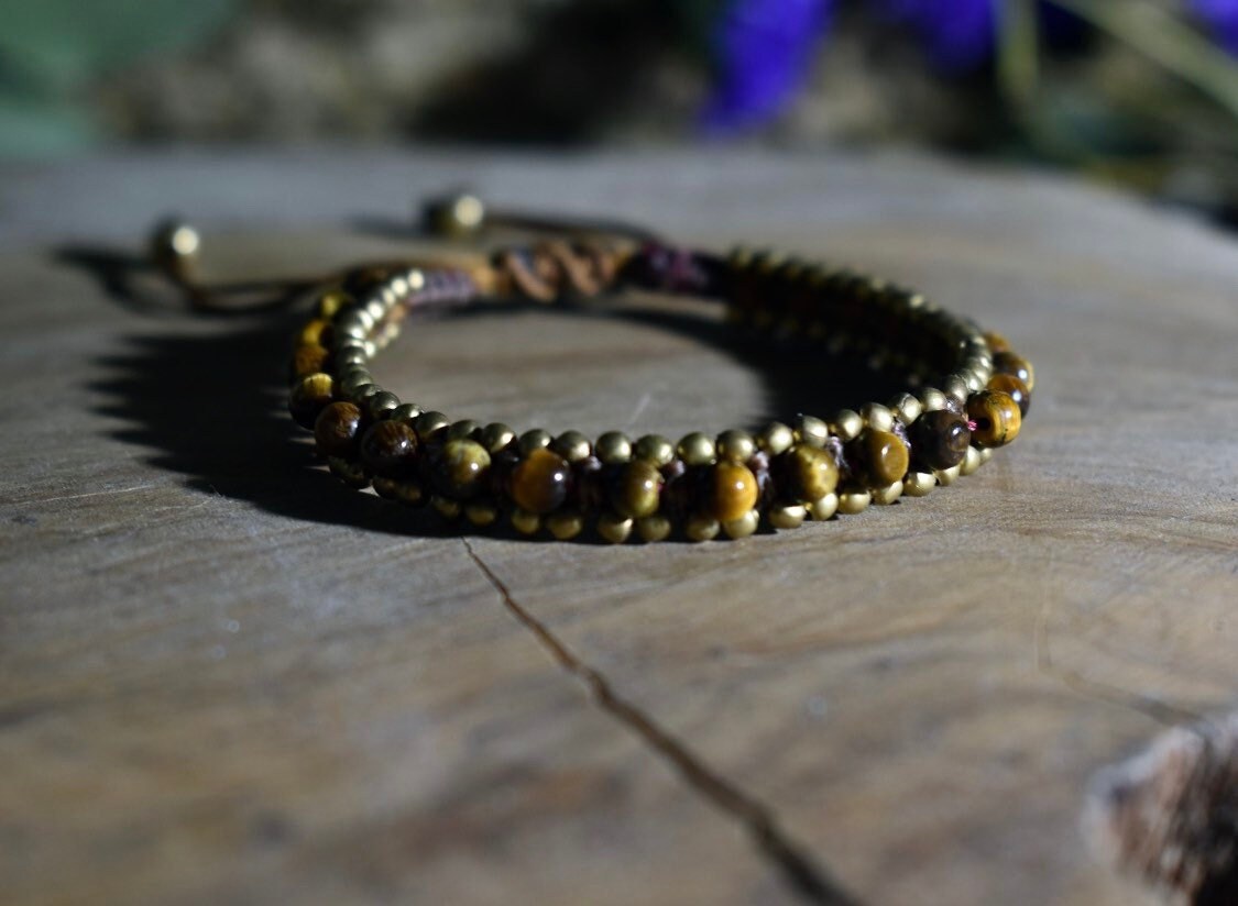 Makramee Armband Mit Tigerauge Edelsteinen Makramee Armband Mit Tigerauge Edelsteinen von AurelieHandicrafts