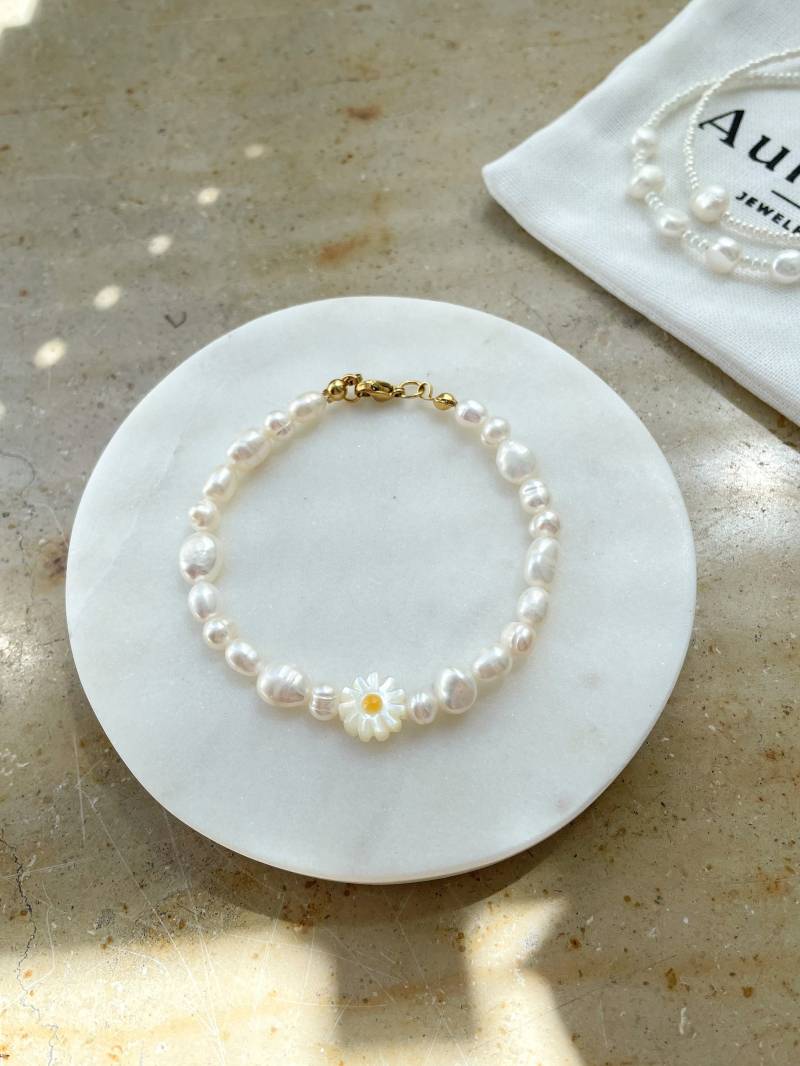 Perlenarmband "Daisy"/Elegantes Süßwasser Armband Süßes Perlenarmband Süßwasserperlen Perlenarmband "Daisy"/Elegantes Süßwasser Armband Süßes Perlenarmband Süßwasserperlen von AurelieOfficial