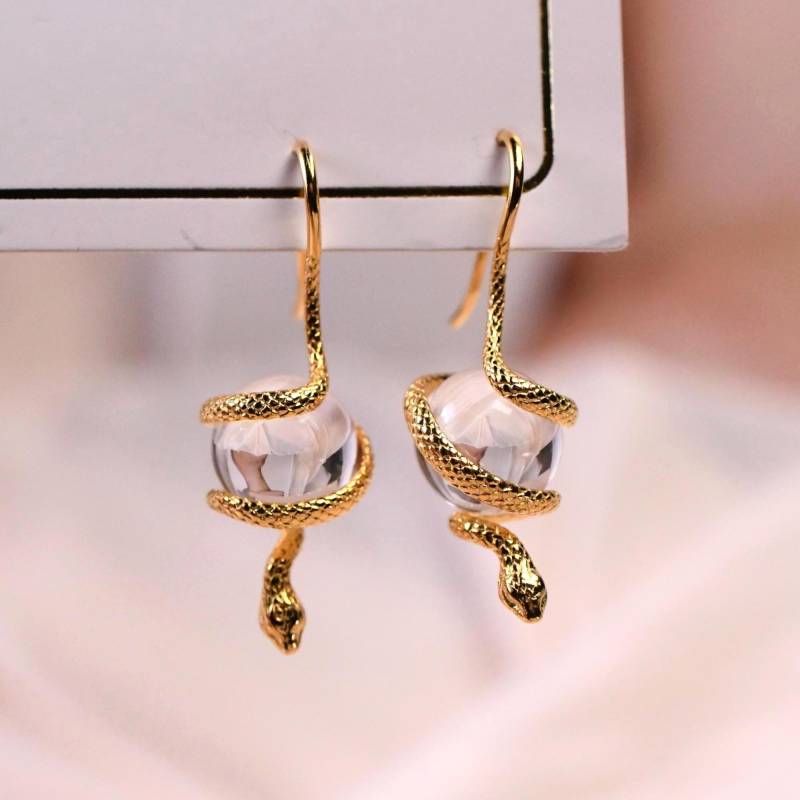 Schlange Kristallkugel Ohrringe 925 Vergoldete Silberhaken Kreative Design Goldene Schlangen Weißer Quarz 11 Mm von AuriBySelina