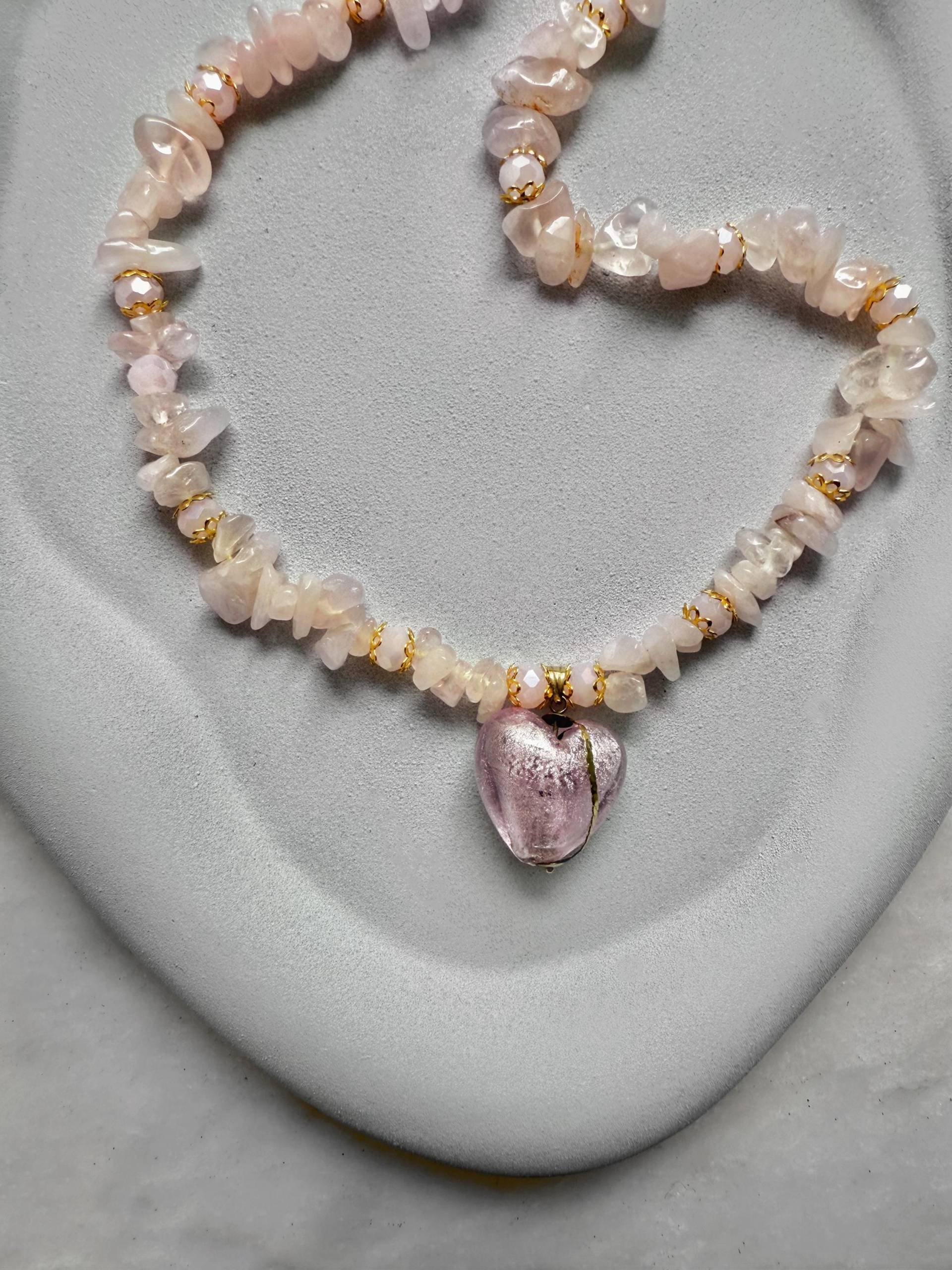 Kette Aus Rosenquarz Mit Herzanhänger Muranoglas von AuriCrystalsJewelry