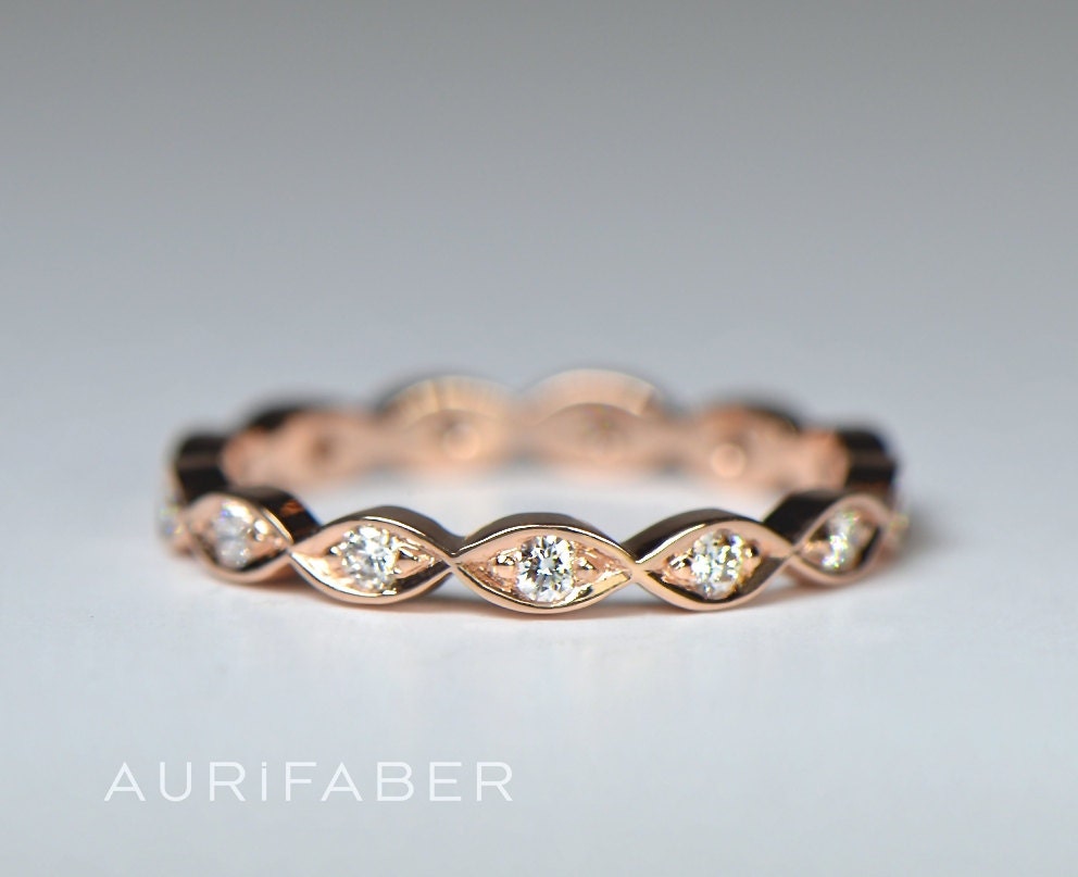 stapelbare Rosé Gold Trauring. Üppige Rot Band. Blatt-Ähnlichen Design. Natürliche Diamant-Ring. Art Deco Ring. Floral Ring stapelbare Rosé Gold Trauring. Üppige Rot Band. Blatt-Ähnlichen Design. Natürliche Diamant-Ring. Art Deco Ring. Floral Ring von AurifaberJewellery