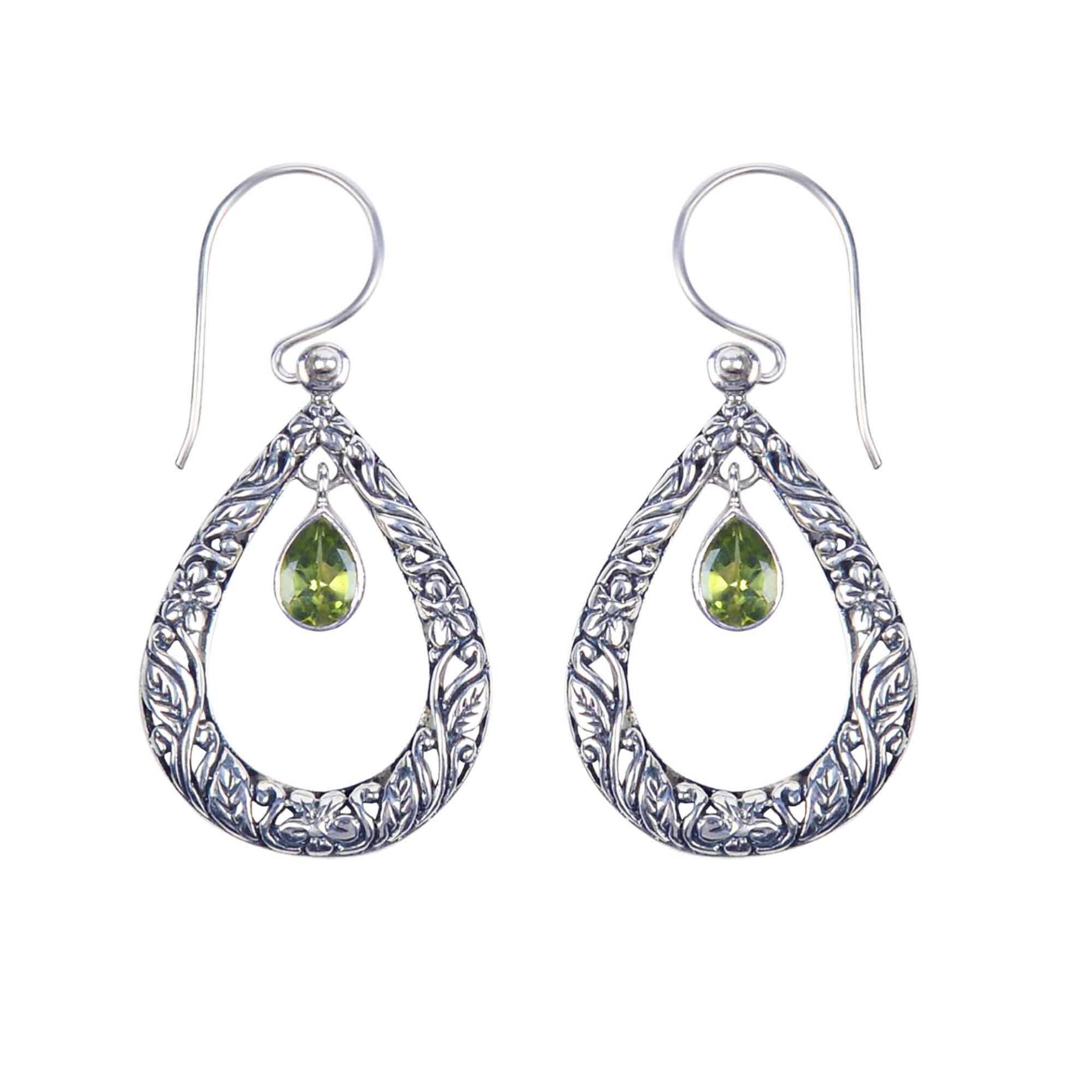 Peridot Loop Ohrringe, Boho Ohrring, Geschenke Für Frauen, August Birthstone Peridot Loop Ohrringe, Boho Ohrring, Geschenke Für Frauen, August Birthstone von Aurolius