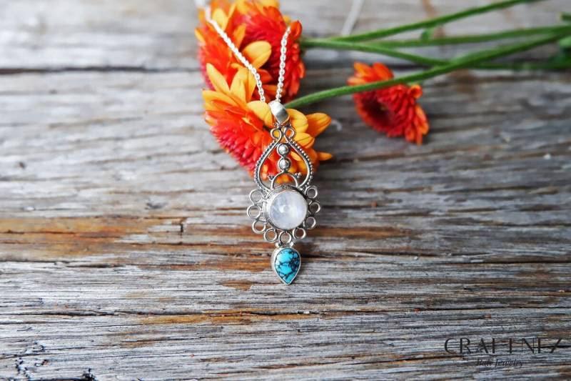 Regenbogen Mondstein & Türkis Anhänger | Boho Sommer Halskette Bali Schmuck Silber Regenbogen Mondstein & Türkis Anhänger | Boho Sommer Halskette Bali Schmuck Silber von Aurolius