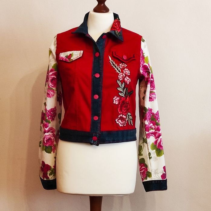 Frauen, Mädchen Jeansjacke Mehrfarbig, Handgemachte Jeansjacke, Hand Verschönert , Jacke, Unikat von Aurora0511