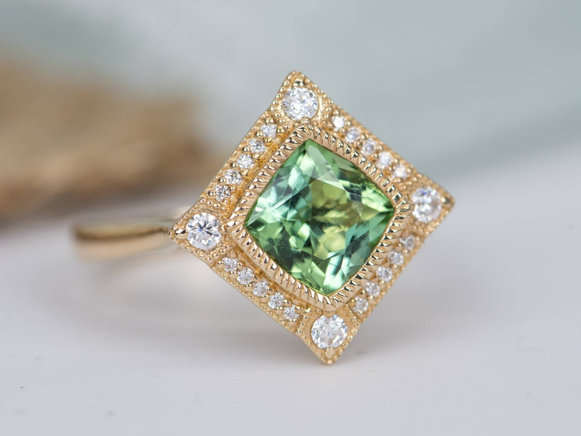 1.5Ct Minze Grüner Turmalin 14K Gold Moissanit Halo Verlobungsring Ring Set Milgrain Unikat Ooak Alternative Braut Geschenk Für Sie Ad2219-3 von AuroraDesigner