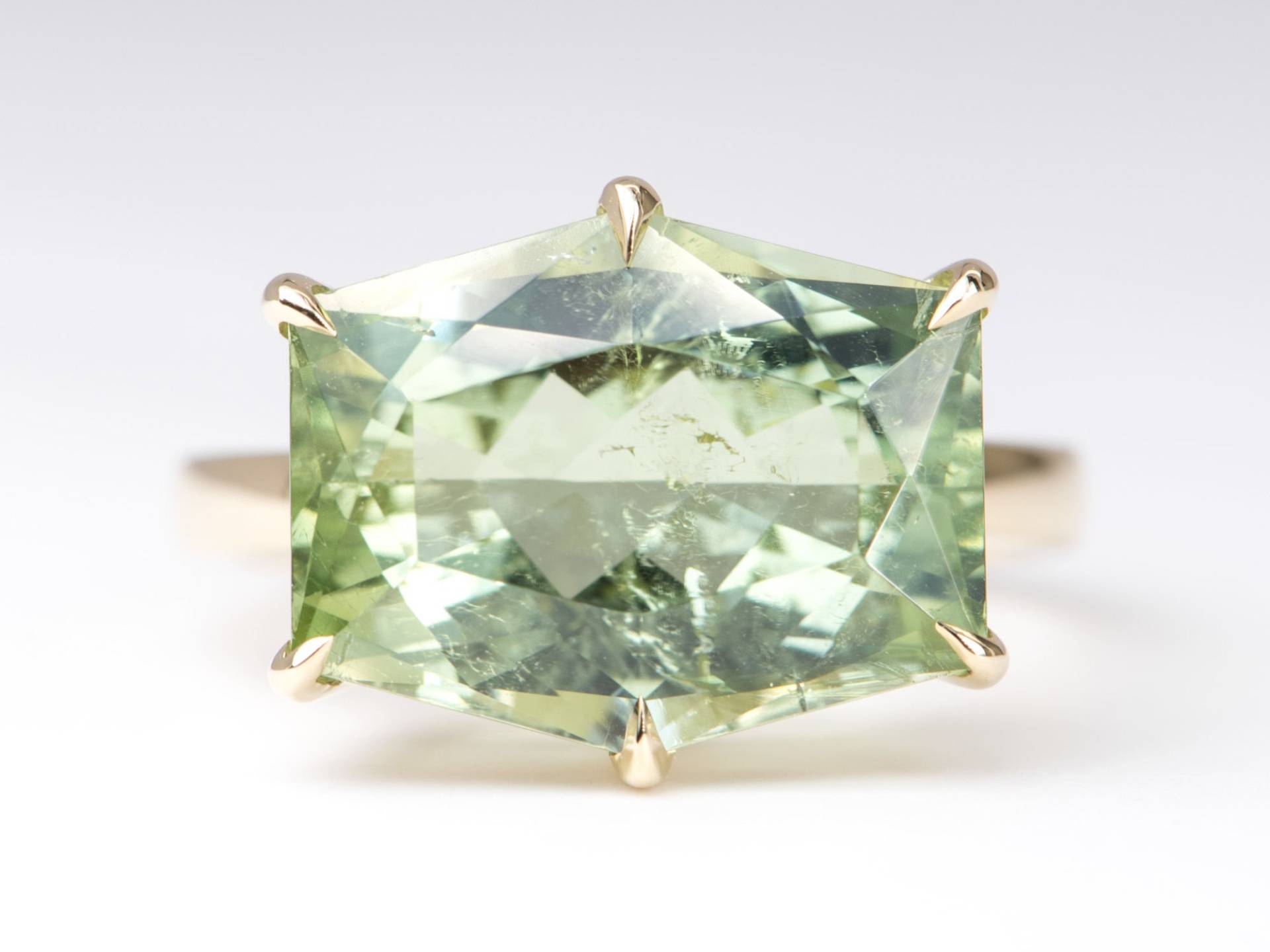 10.33Ct Statement Turmalin Solitiare Ring 14K Gelbgold Hexagon Form Mintgrün Verlobung Alternative Braut Dinner Rechte Hand R6263 von AuroraDesigner