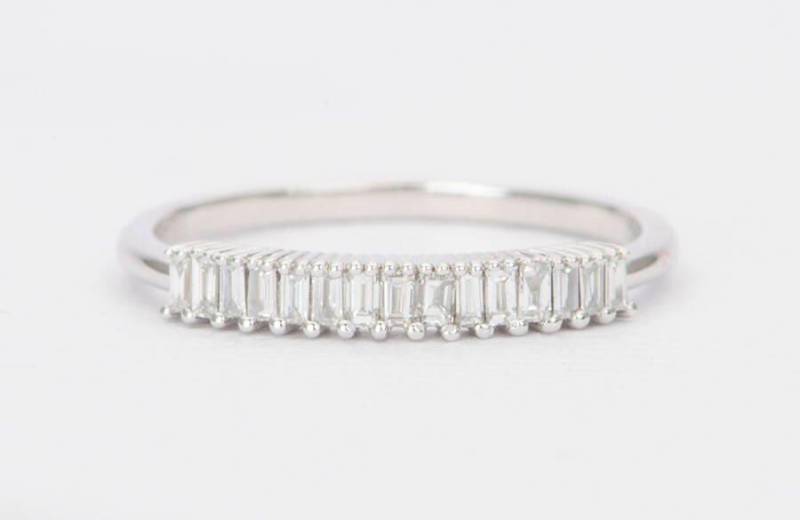 Baguette Diamant Ring 14K Gold Ehering Halbe Eternity Stapelringe Stapelbar Einzigartige Verlobung Zierlich Elegant Ad1107 von AuroraDesigner