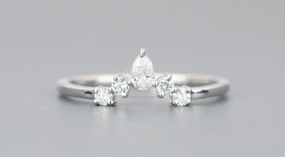 Erde-Abgebauter Natürlicher Diamant 14K Weißgold Krone Hochzeitsband Kurve Ring Stapeln Nesting Ringe Stapelbar Verlobung Sunburst Enhancer von AuroraDesigner