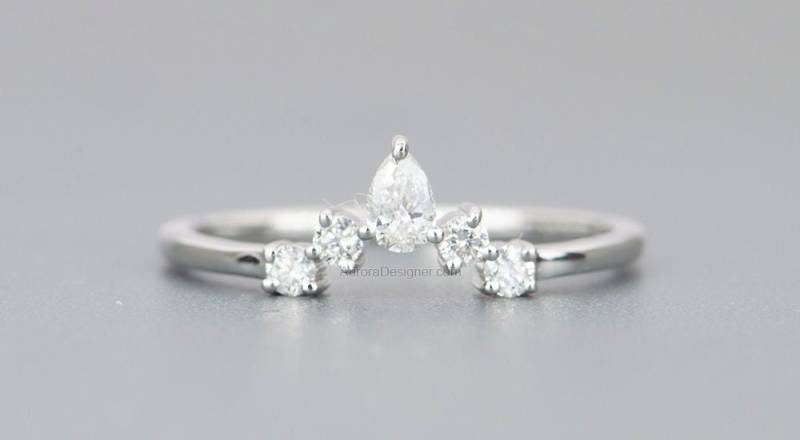 Erde-Abgebauter Natürlicher Diamant 14K Weißgold Krone Hochzeitsband Kurve Ring Stapeln Nesting Ringe Stapelbar Verlobung Sunburst Enhancer von AuroraDesigner