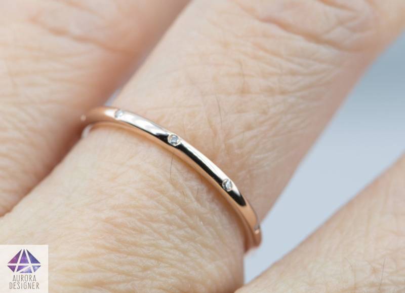 Fünf Diamant Ring Flush-Set 14K 18K Gold Platin Dünner Ehering "Spacing" Minimalist Stapelbare Stapelringe Geschenk Für Sie Ad1214." von AuroraDesigner