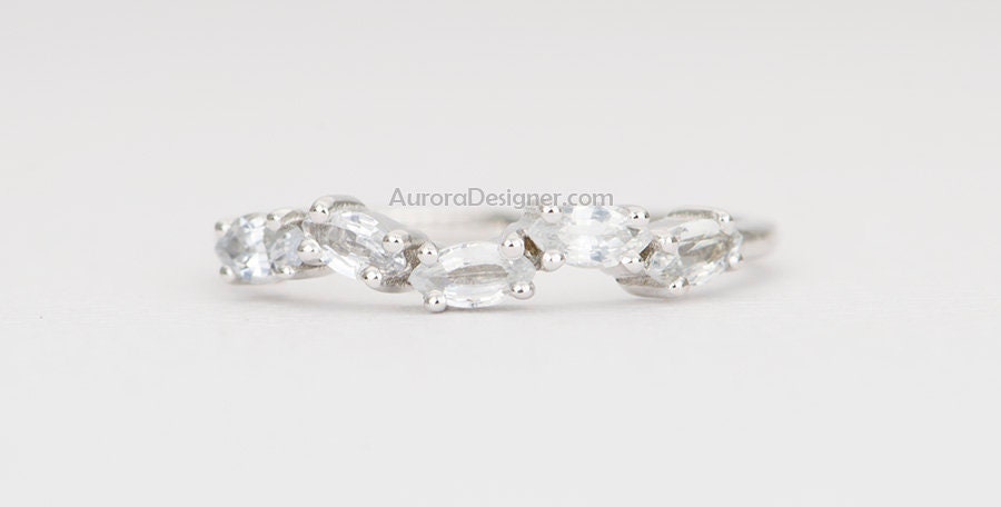 Marquise Weiß Blau Saphir Ring 14K Gold Cluster Einzigartige Wedding Band Stapelringe Stapelbar Diamant Alternative Einzigartiger Ad1440 von AuroraDesigner