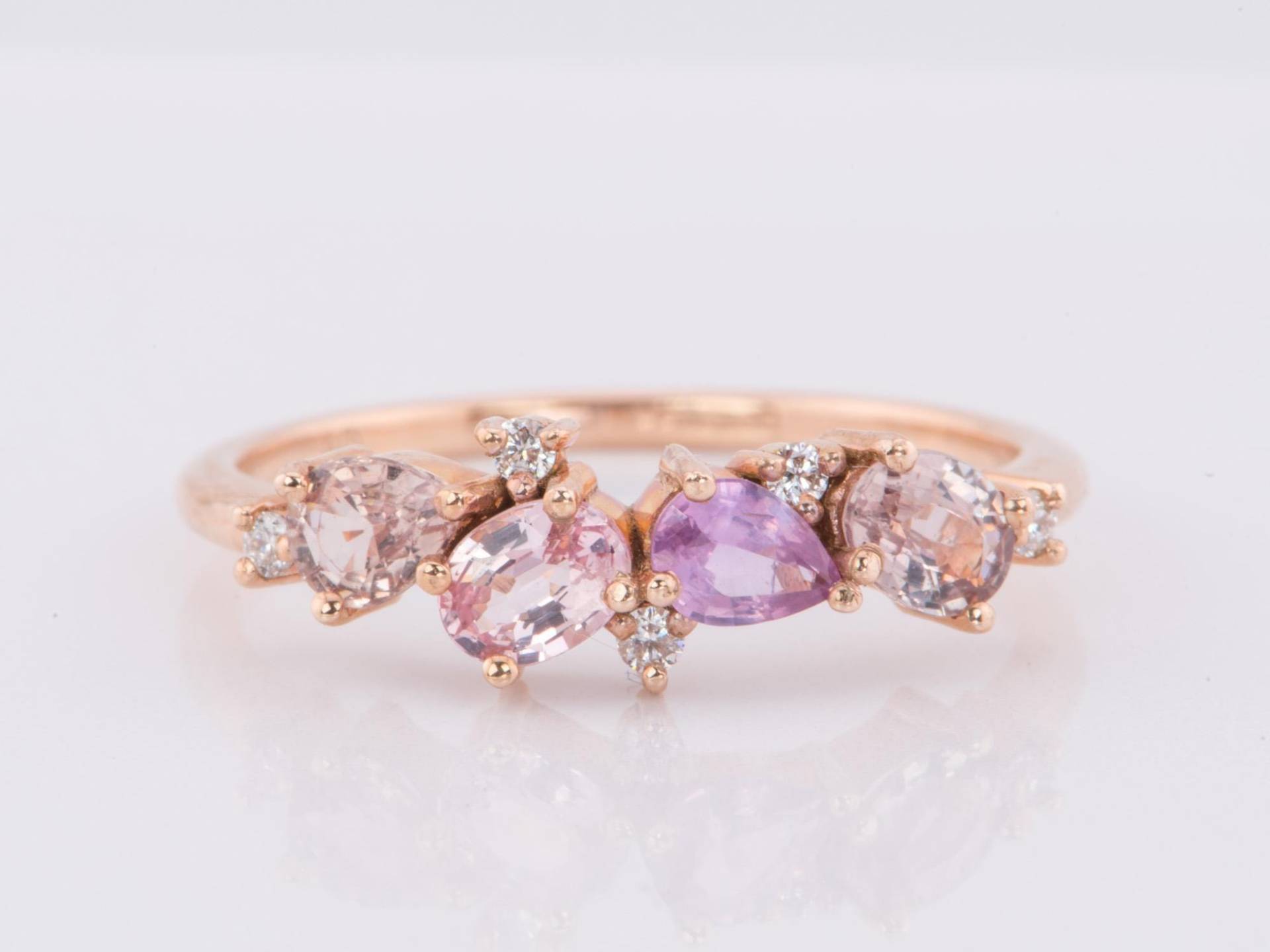 Mixed Rosa Peachy Sapphire Ring 14K Rose Gold Birne Oval Form Diamant Cluster Padparadscha Farbe Einzigartige Wedding Band Stacking Ringe Ad1469Pp von AuroraDesigner