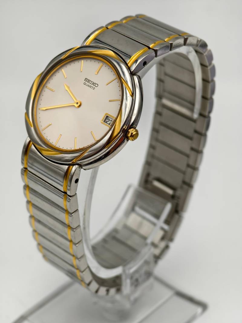 Vintage 1990S Seiko Unisex Quartz Two Tone Armbanduhr 5P29-6A30 Datum 30.8 Mm von AuroraVintageWatch