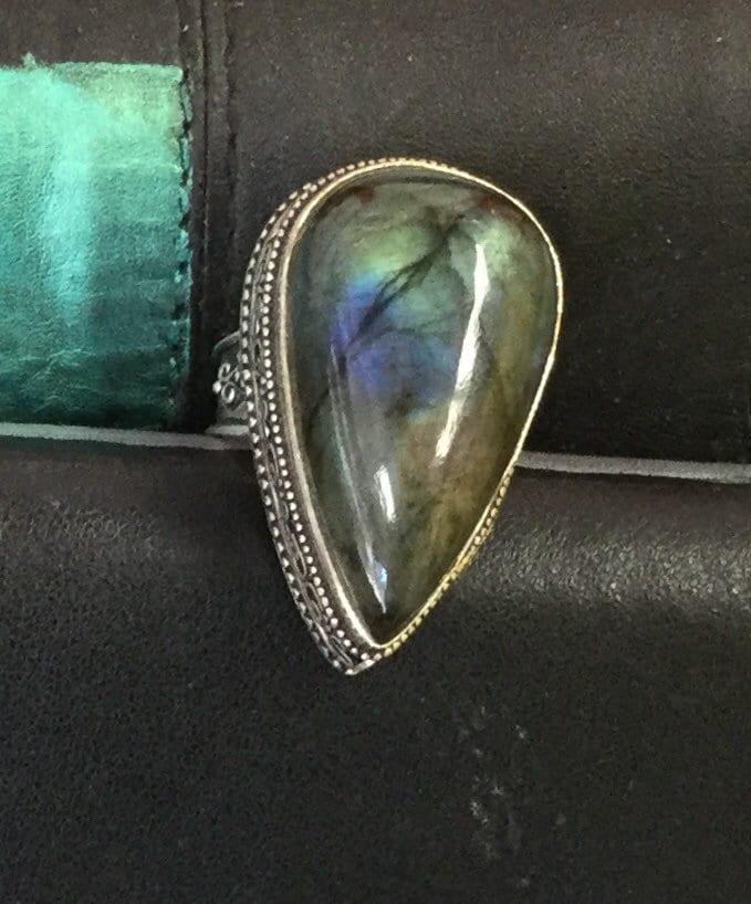 Labradorit Ring in Der Größe 71/2 von AurorasGemstones