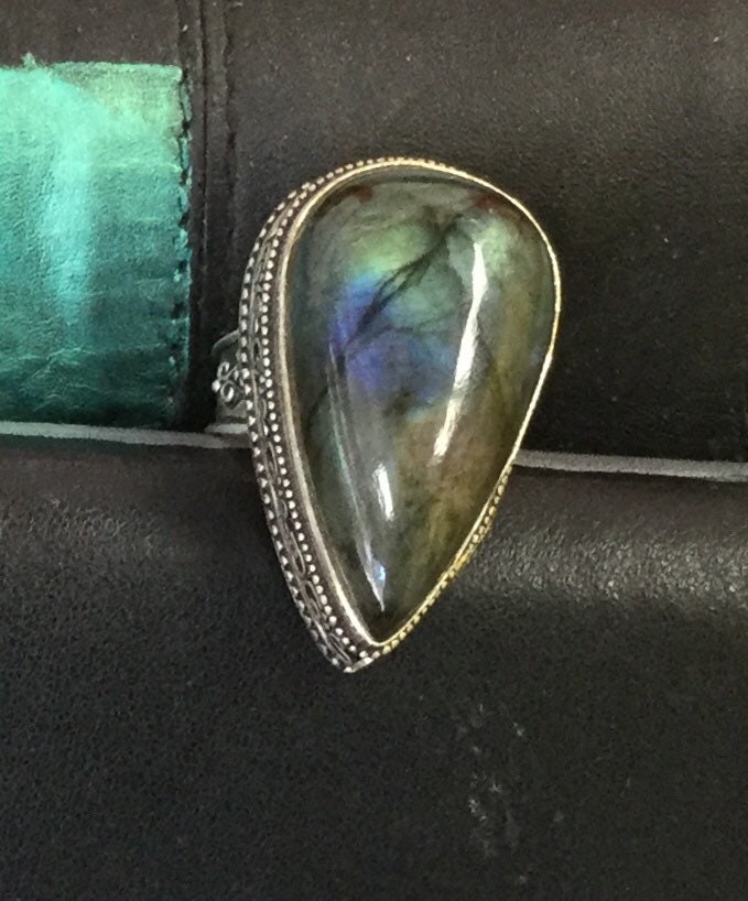 Labradorit Ring in Der Größe 71/2 von AurorasGemstones