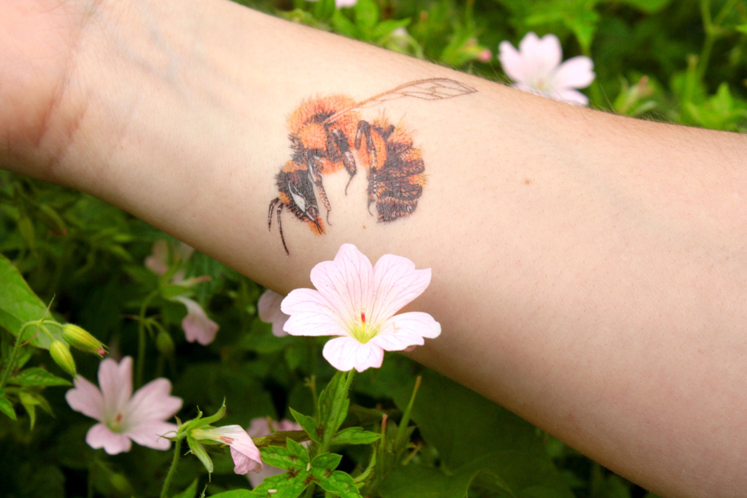 Biene Kurzlebige Tattoo + Erläuternde Merkblatt Biene Kurzlebige Tattoo + Erläuternde Merkblatt von AuroreLhiverNait