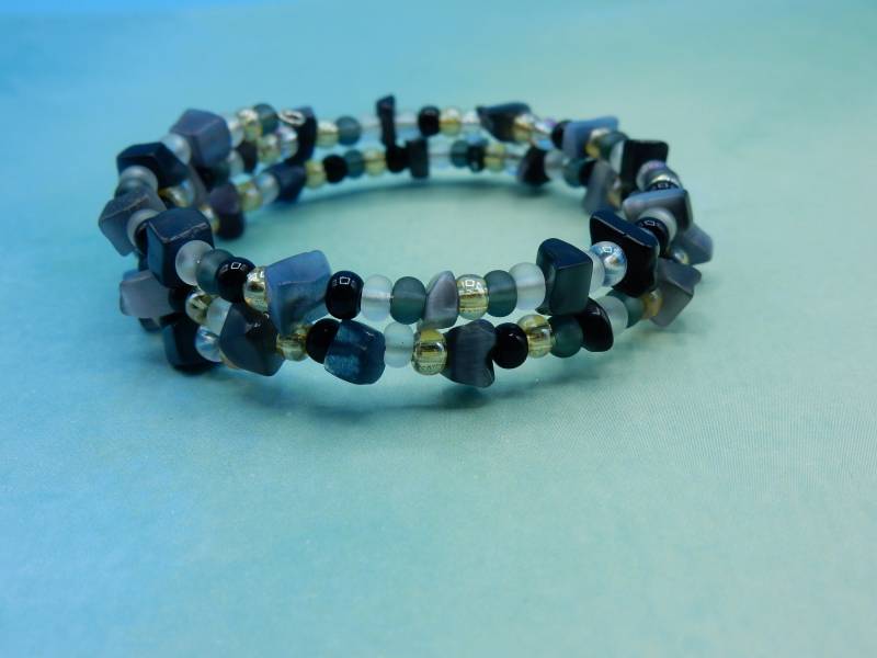 Armband Memory Draht Stein Chips Und Rocailles Armband Memory Draht Stein Chips Und Rocailles von AurosCrafts