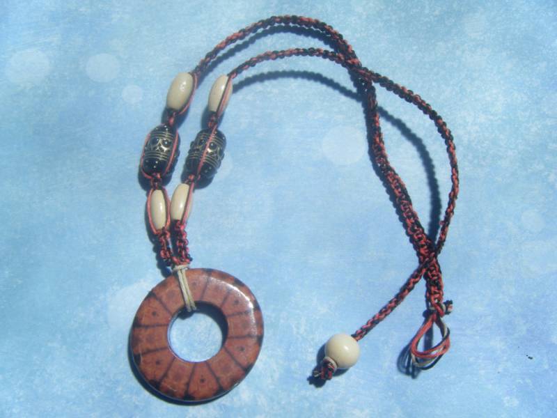 Hanf Halskette Mit Holz Focal Anhänger von AurosCrafts