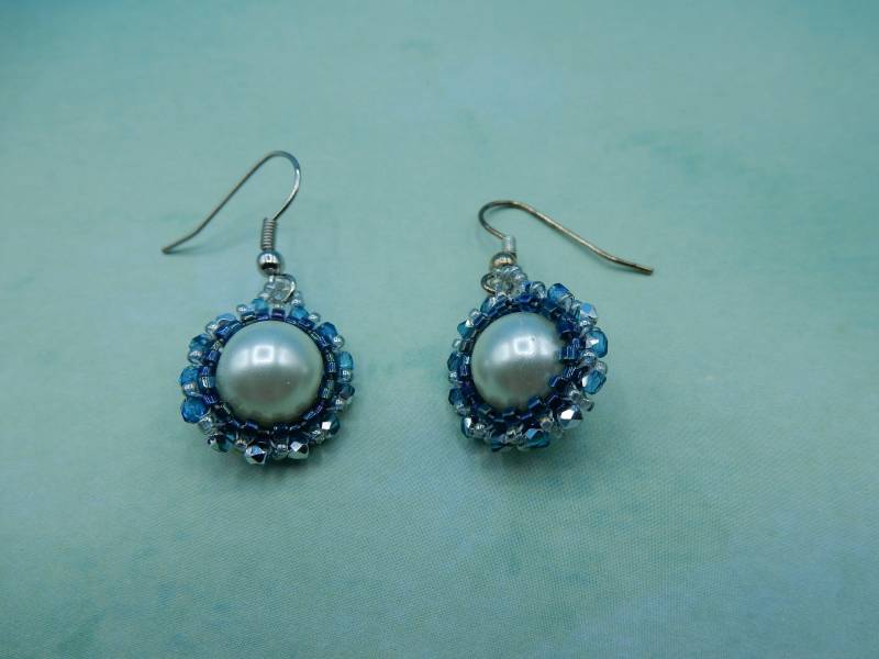 Ohrringe Perlenarbeit Kristallblau Und Silber Ohrringe Perlenarbeit Kristallblau Und Silber von AurosCrafts