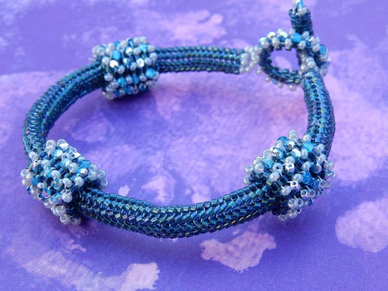 Perlen Arbeit Armband Kristall Fässer Schwarz Silber Und Blau von AurosCrafts