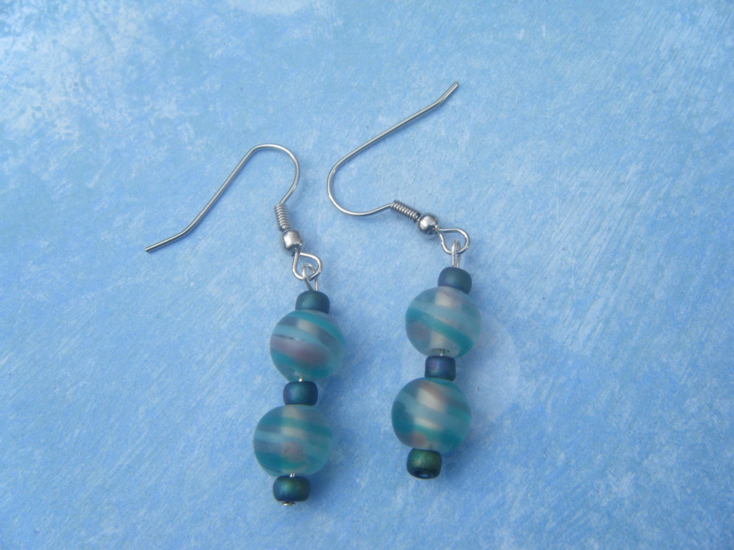 Petrol Glas Und Samen Perle Ohrringe Petrol Glas Und Samen Perle Ohrringe von AurosCrafts