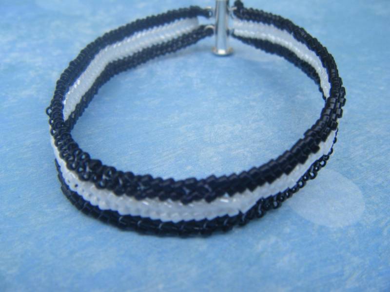 Schwarz Und Weiß Fischgrät Stich Armband von AurosCrafts