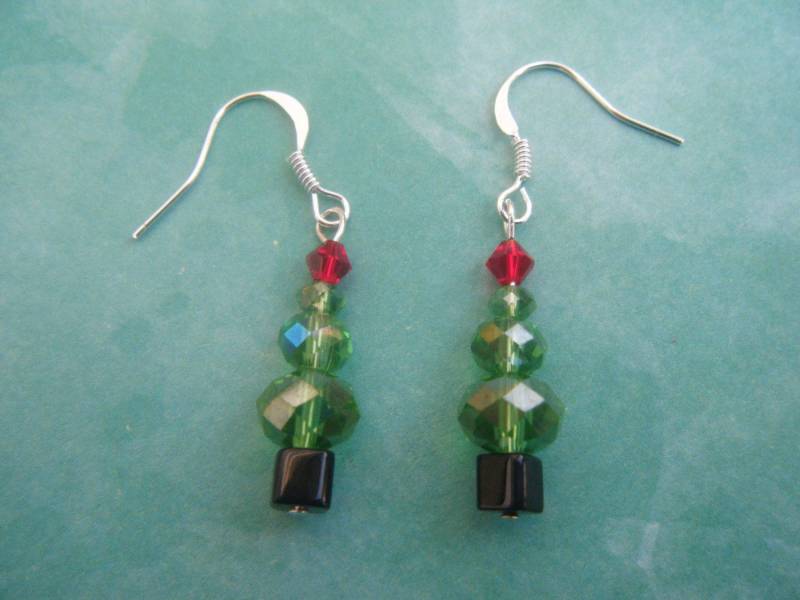 Weihnachtsbaum Ohrringe | Roter Stern Weihnachtsbaum Ohrringe | Roter Stern von AurosCrafts