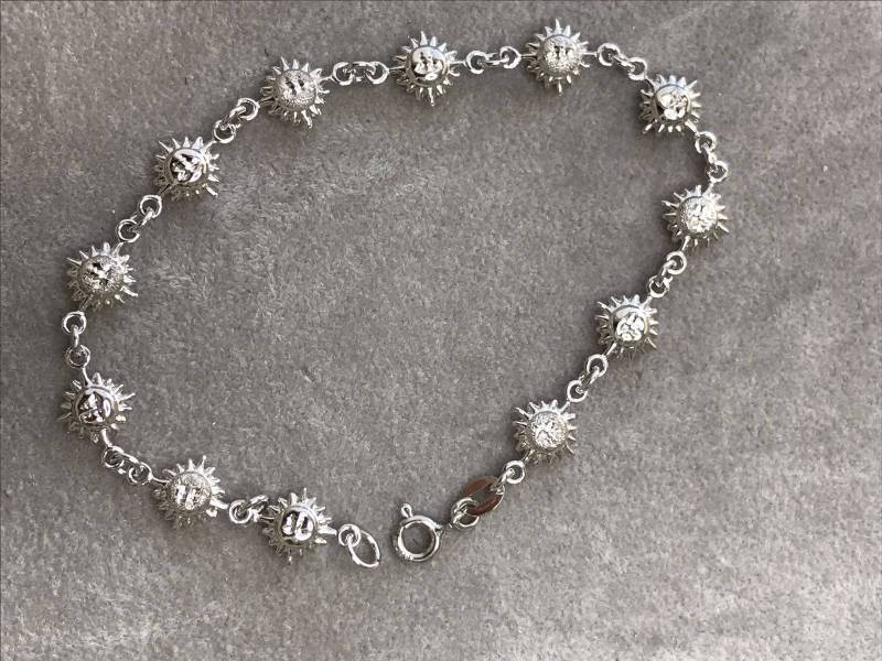 Armband Aus 18 Karat Weißgold Mit Stilisierten Sonnen von AurumGioielli