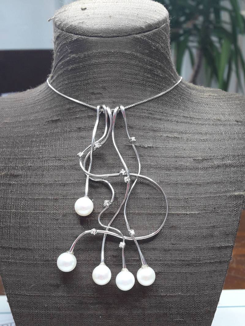 Halskette Aus 18 K Weißgold Mit Weißen Zuchtperlen Und Diamanten von AurumGioielli