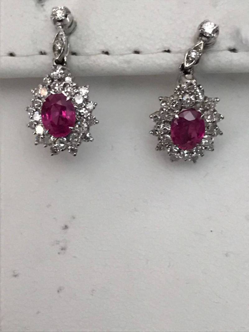 Ohrringe Aus 18 Karat Weißgold Mit Natürlichem Rubin Und Natürlichen Diamanten Im Wittling-Schliff von AurumGioielli