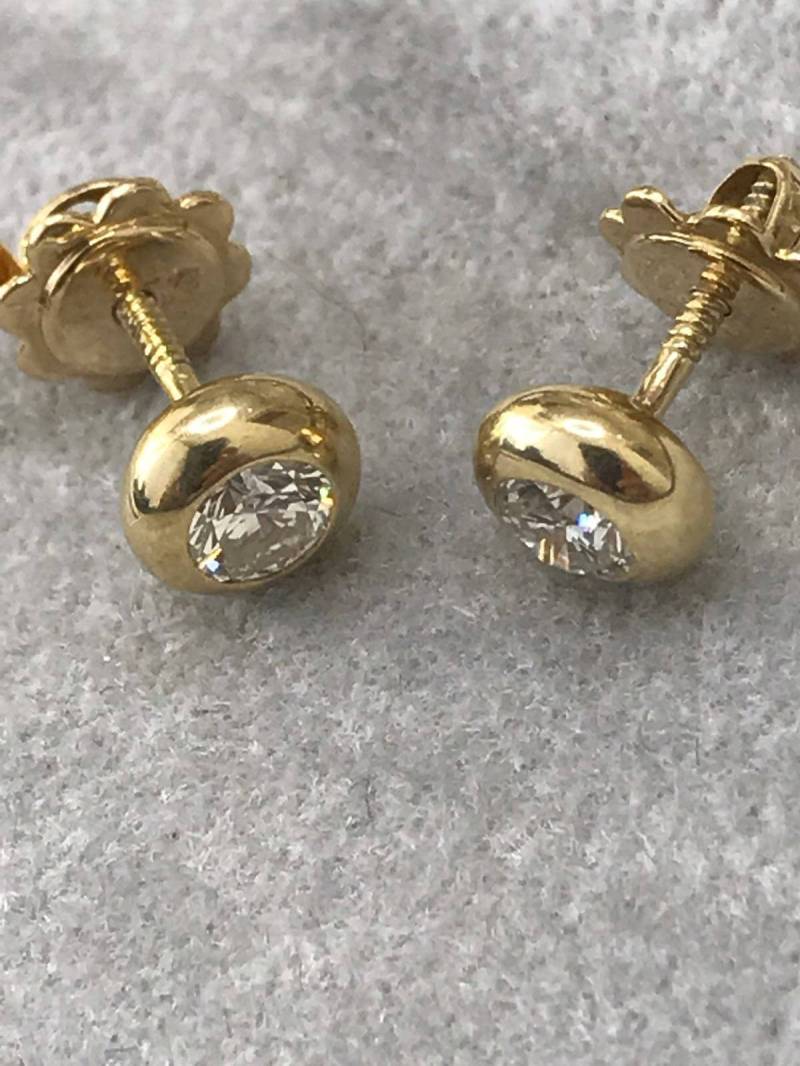 Ohrstecker Aus 18 K Gelbgold Mit 0, 64 Karat Diamant Im Brillantschliff von AurumGioielli