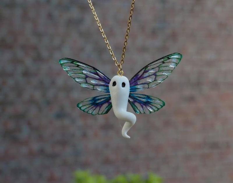 Ghosty Faerie Necklace - Kelpie Wings Ghosty Faerie Necklace - Kelpie Wings von AusgefuchstArt