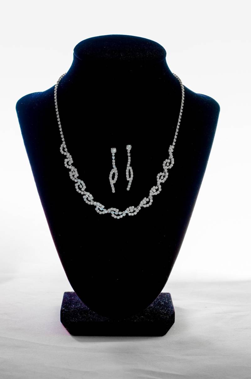 Jahrgang Kristall Strass Halskette Und Durchbohrte Dangle Ohrring Parure - Schöne Jahrgang Kristall Strass Halskette Und Durchbohrte Dangle Ohrring Parure - Schöne von AussieMagic