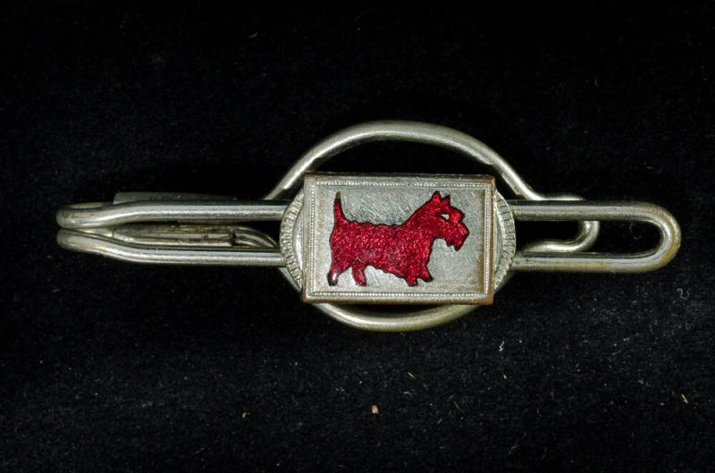 Roter Scottish Terrier, Vintage 1940Er Jahre Krawattenklammer von AussieMagic