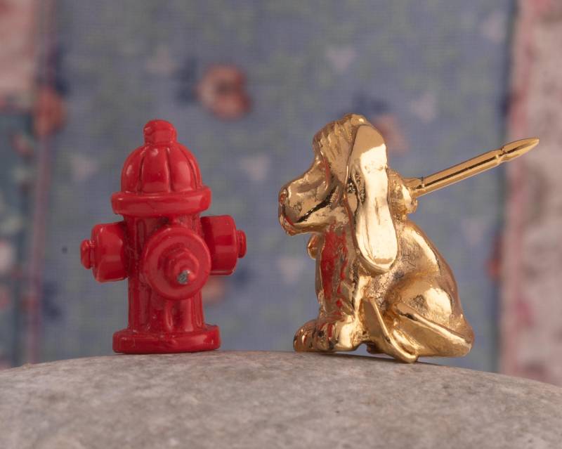 Vintage Cocker Spaniel Und Hydrant Durchbohrte Pins/Broschen von AussieMagic
