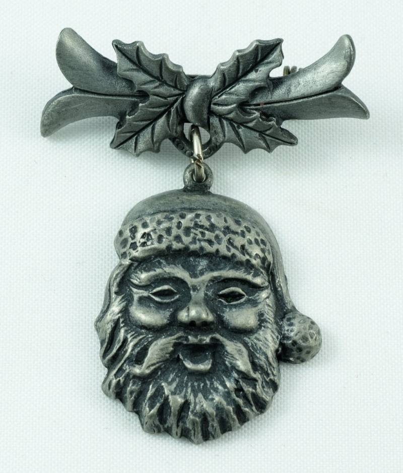 Vintage Nikolaus Kopf Pin Brosche Unter Bogen Mit Mistelzweig Aus Zinn Für Die Weihnachtsfeier von AussieMagic