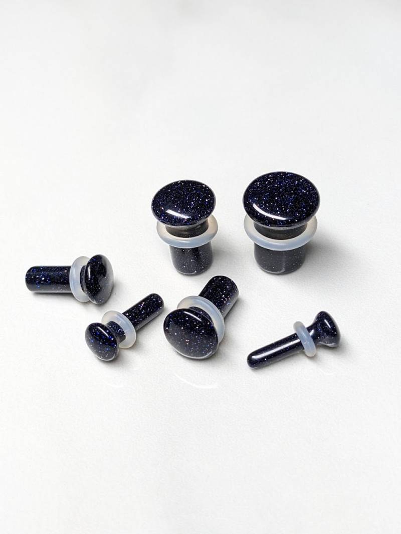 Blau Goldstone Glasstecker Single Flare Gestreckter Ohrschmuck von AustinPlugAndTunnel