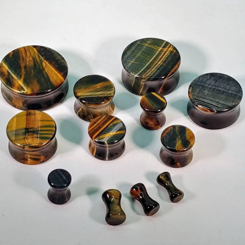 Blaue Tigerauge Stein Plugs Double Flare Gauges, Gestreckter Ohrschmuck von AustinPlugAndTunnel