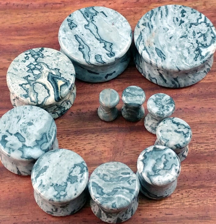 Graue Welle Jaspis Stein Plugs Double Flare Gestreckte Ohrmesser von AustinPlugAndTunnel