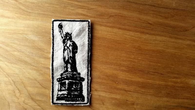 Handgefertigte Gestickte Freiheitsstatue Upcyled Canvas Aufnäher Zum Aufbügeln von AuthenticEmbroidery