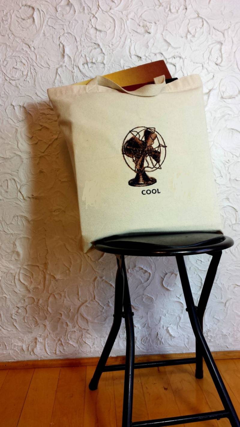 Handgemachte Bestickte Canvas-Einkaufstasche Retro Fan Grafik von AuthenticEmbroidery