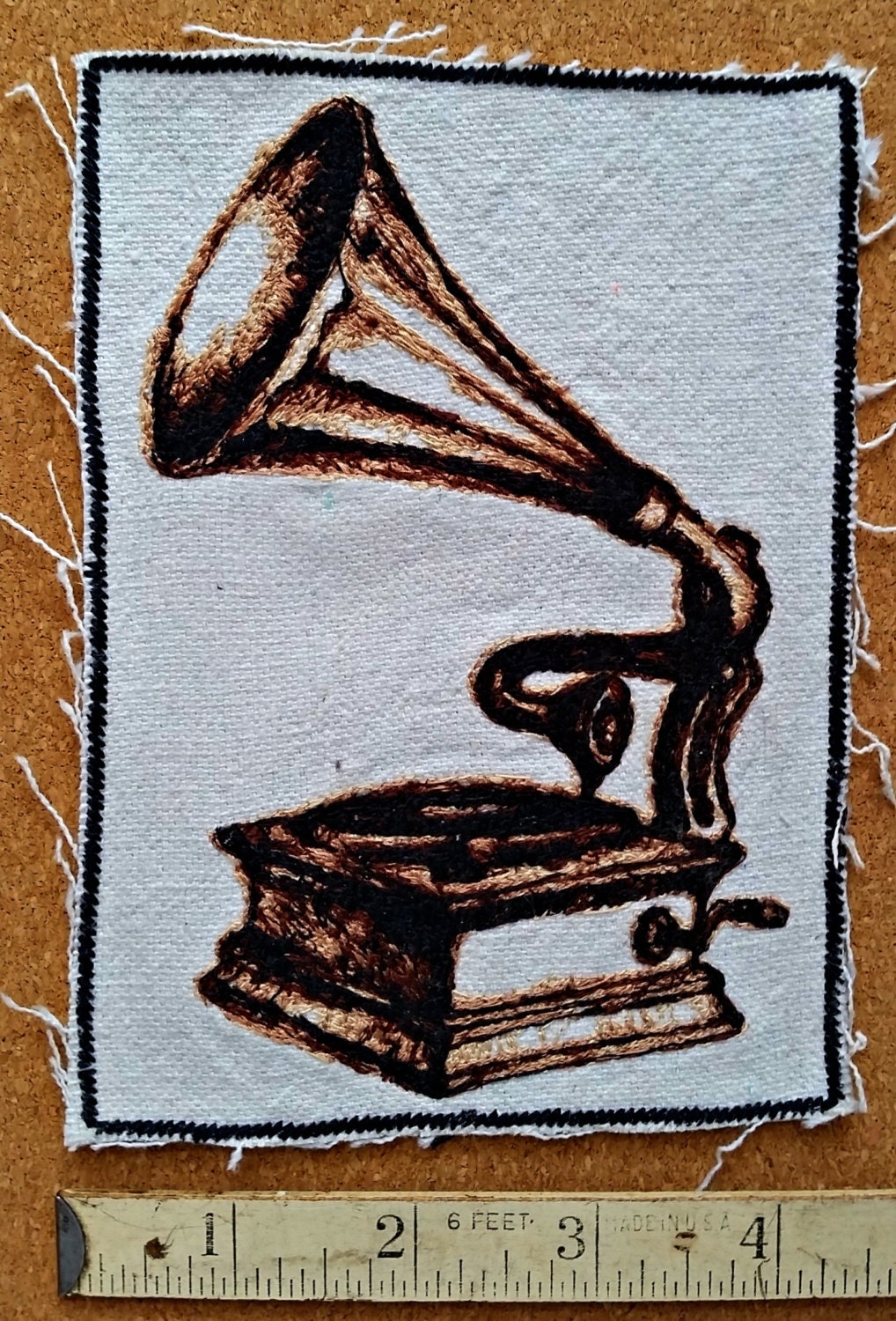 Handgemachte Bestickte Vintage Grafik Gramophone Upcycled Canvas Jacke Patch von AuthenticEmbroidery