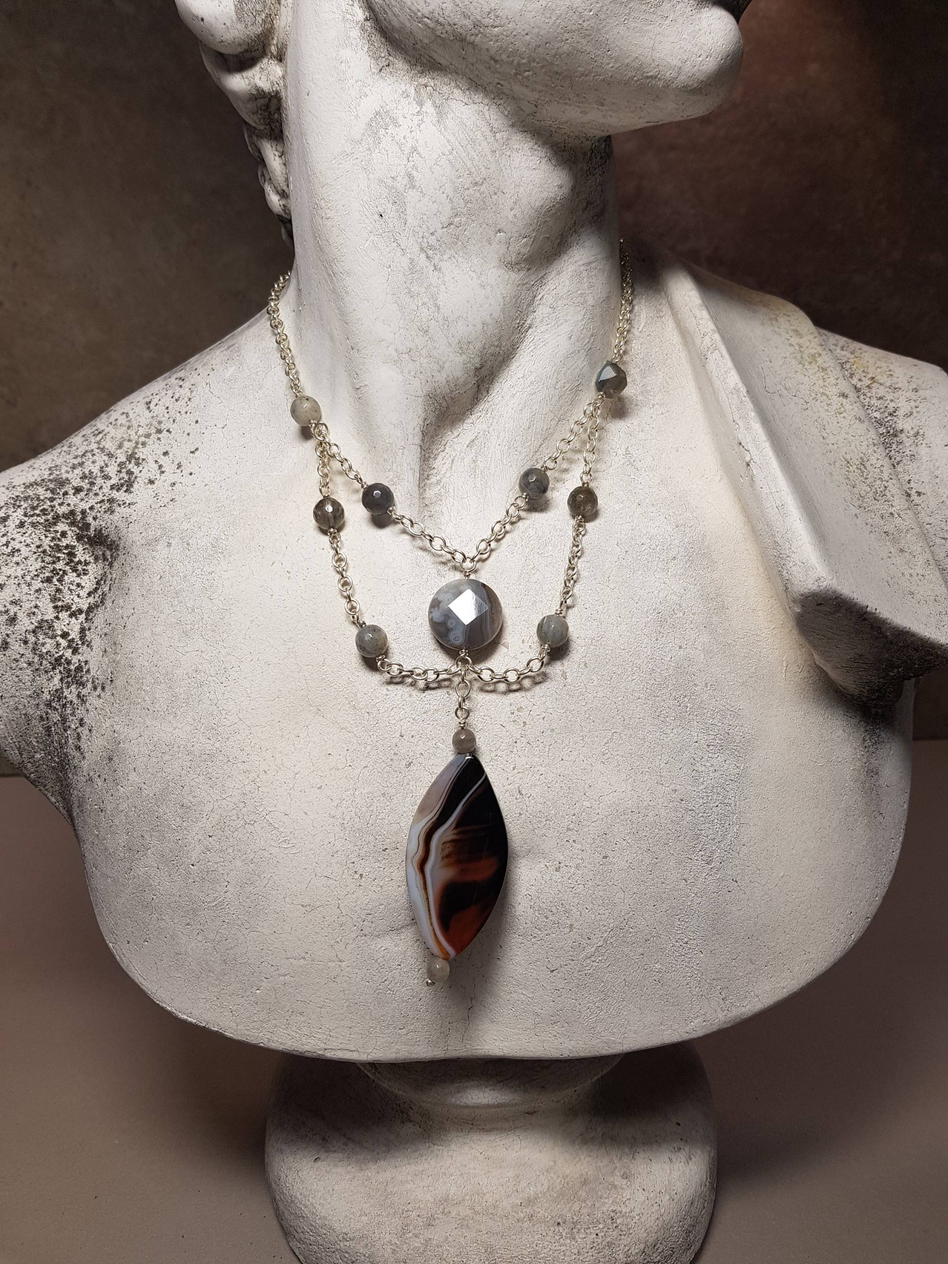 Carnelian Necklace, Goth Necklace, Modern Carnelian & Silver Pendant Necklace - Adds A Pop Of Color To Your Look von AuthierSusanne