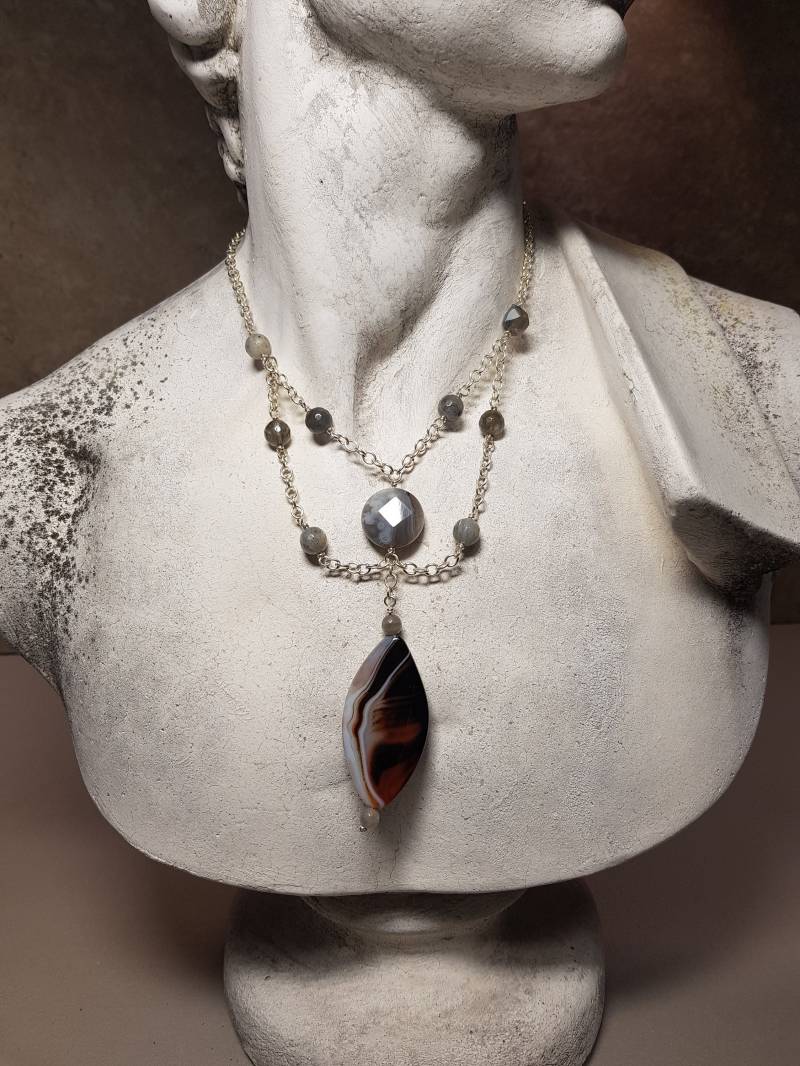 Carnelian Necklace, Goth Necklace, Modern Carnelian & Silver Pendant Necklace - Adds A Pop Of Color To Your Look von AuthierSusanne