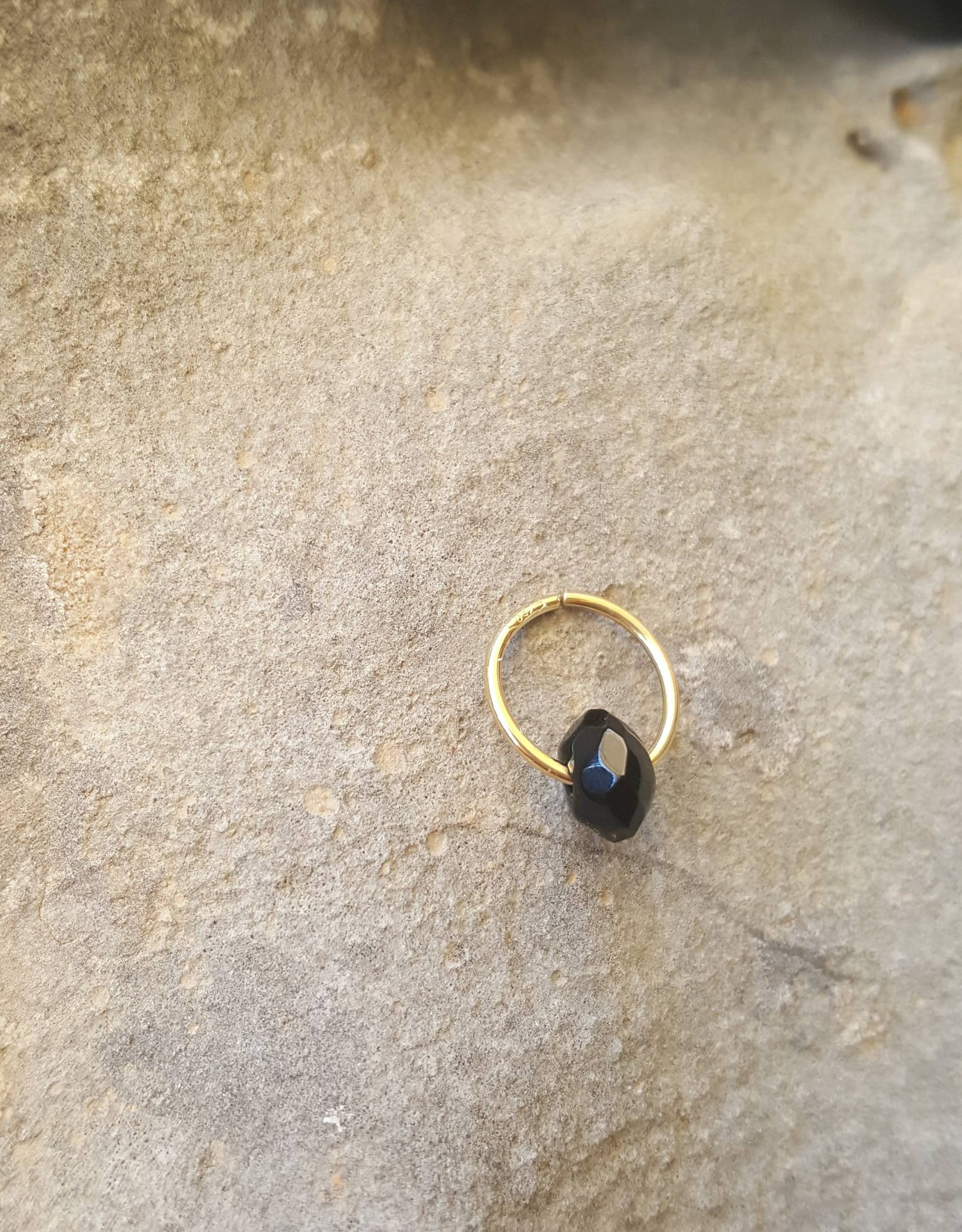 Onyx Septum Ring, Gold Septum, Handmade 18-Carat Septum Nose Ring For A Timeless Piece Of Jewelry Unique & Elegant Look von AuthierSusanne