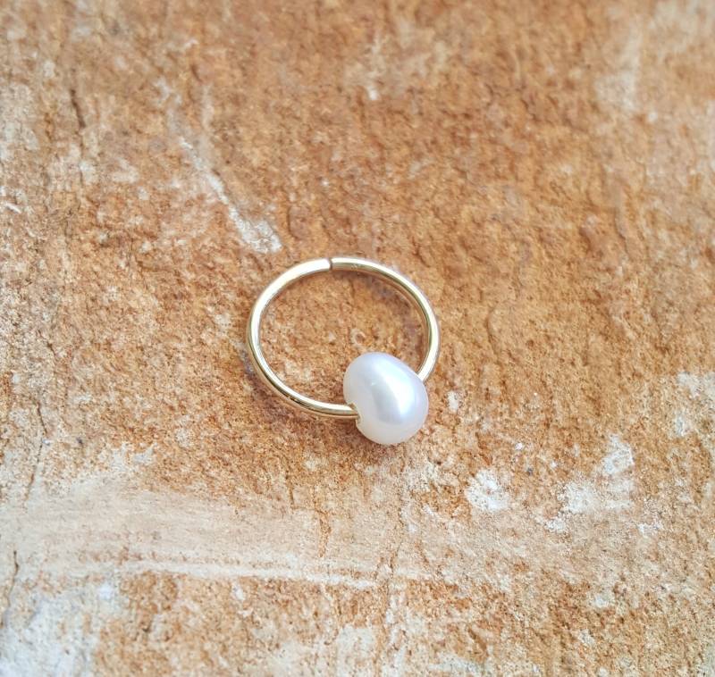 Yellow Gold Septum, Pearl Nose Ring, Add A Touch Of Glamour To Your Look With Solid Gold Septum Ring For Women von AuthierSusanne