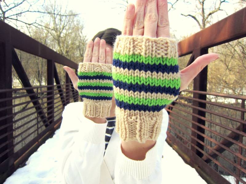 Gestreifte Handschuhe Frauen Handstulpen Stricken Armstulpen Handmade Hobo Glove Damen Pulswärmer Teens Strickwarm Accessoires Etsy von AutumnAndAmber