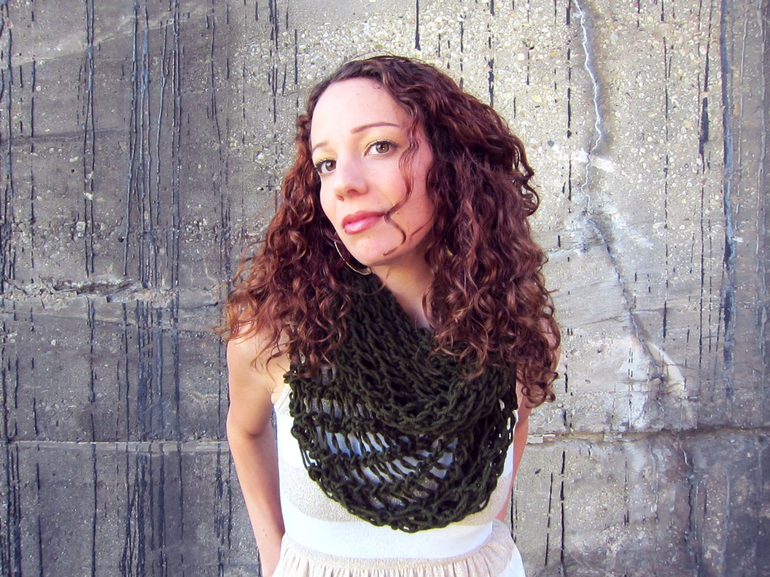Gestrickter Schlauchschal Womens Green Infinity Schal Teens Frühling Sommer Winter Herbst Olive Mesh Crochet Gestrickter Schlauchschal Womens Green Infinity Schal Teens Frühling Sommer Winter Herbst Olive Mesh Crochet von AutumnAndAmber