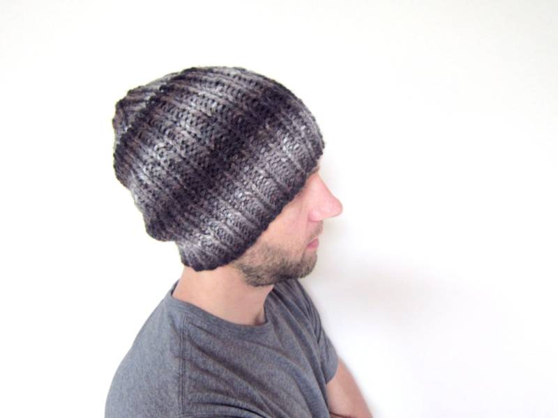Handgestrickte Slouchy Beanie, Herren Lose Gestrickte Gestreifte Mütze von AutumnAndAmber